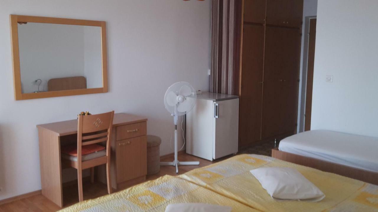 As Brela Hotel Luaran gambar